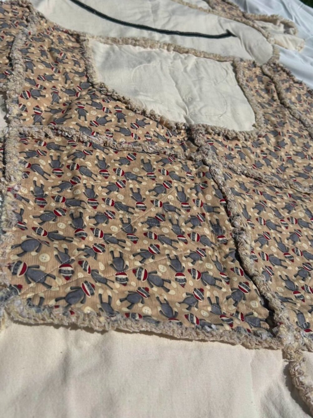 Handmade Monkey Shaped Rag Blanket - Picture 4 of 7